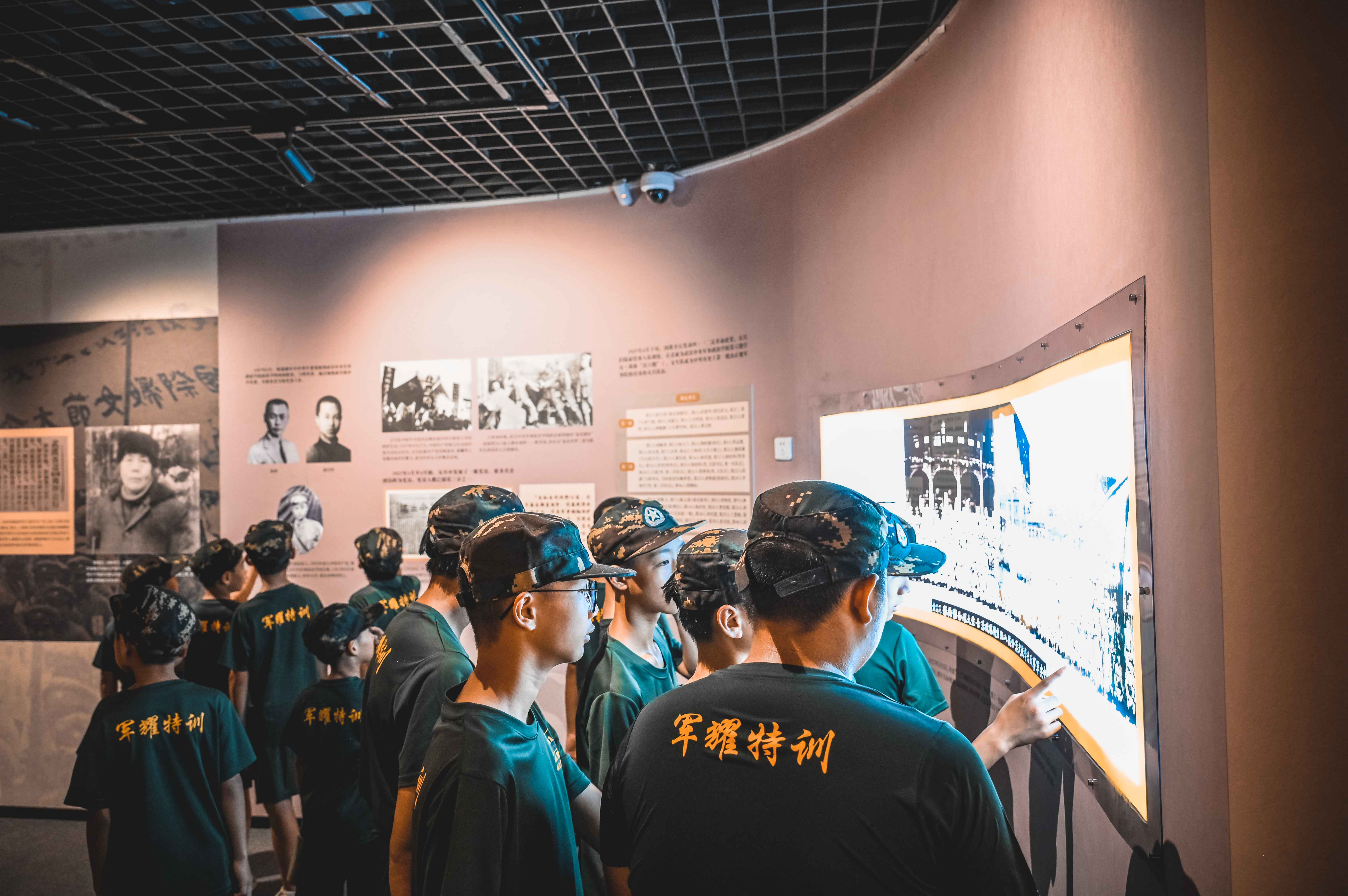 夏令营军事军训东莞报名，少年军事暑假夏令营研学拓展案例